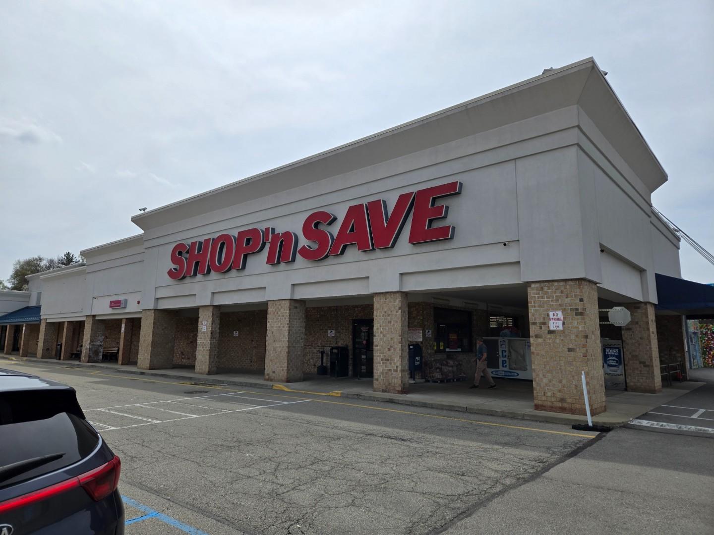 SHOP 'n SAVE 211270, 990 N Main St, Greensburg, PA, 15601, US