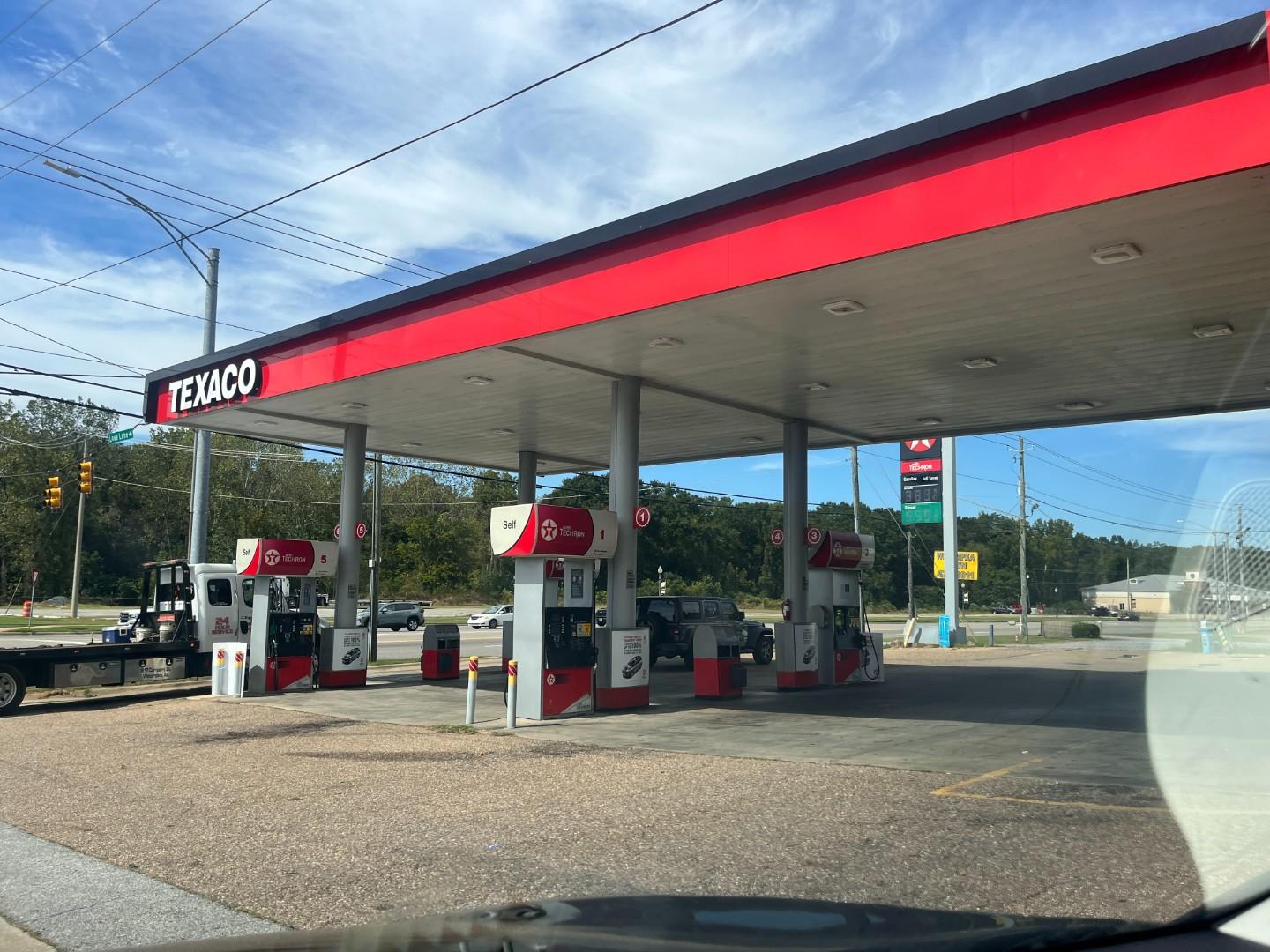 691 FOOD MART, 691 South Main Street, Wetumpka, AL, 36092, US