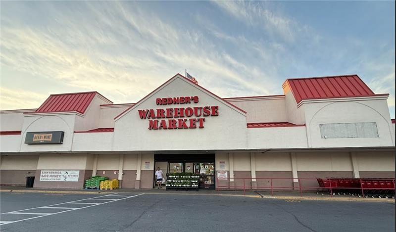 Redners Warehouse Markets #453478, 3745 Nicholas St, Easton, PA, 18045, US