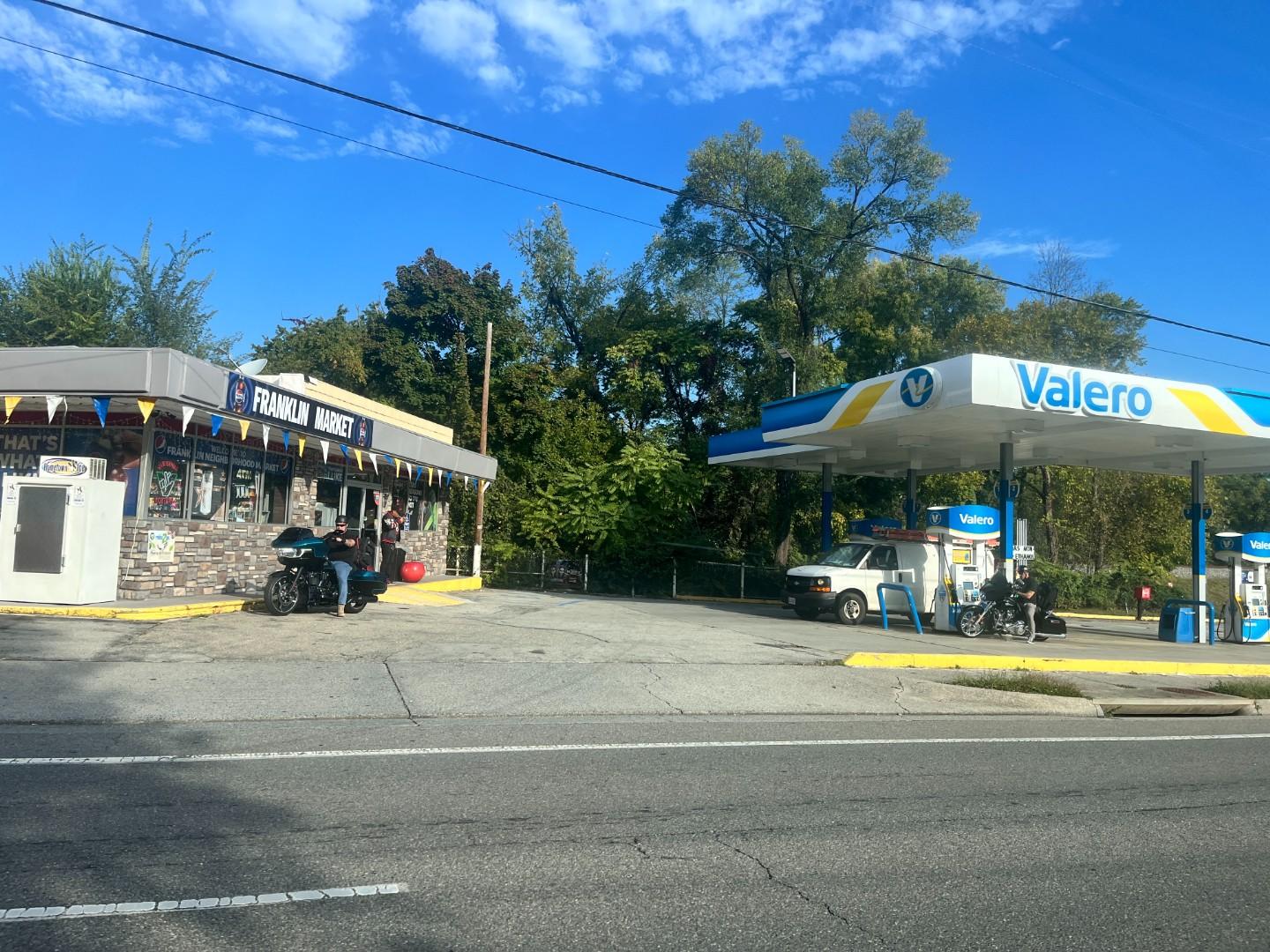 Franklin Market, 2131 Franklin Road Southwest, Roanoke, VA, 24014, US