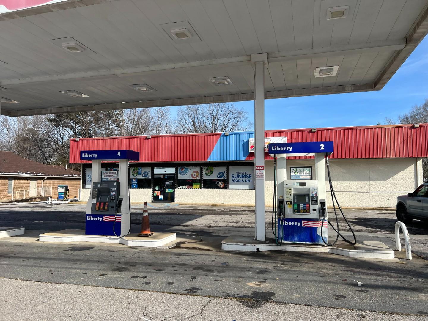 Liberty Gas, 2120 Danville Expressway, Danville, VA, 24540, US